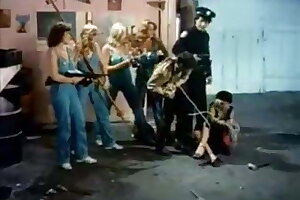 GARAGE GIRLS